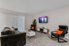 2-bedroom Spacious Stay - Image 2