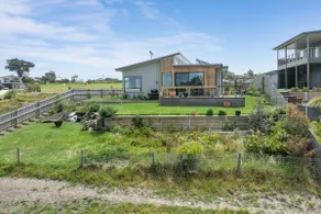Modern Coastal Escape - Pet Friendly with Fireplace - Image 2
