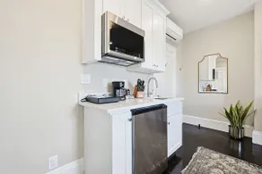The Chester: Urban Luxury, Modern Design - Image 4