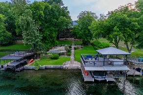 Paddle, Play & Unwind: Pool, Kayak & Room for 12 - Image 2