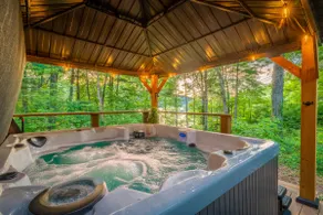 Magical A-Frame*Lake View*Hot Tub*PARKING - Image 4