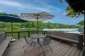 Lakeside Country Cottage - Image 4