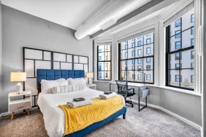 Flatiron Suite @ Downtown|Playhouse SQ|Pool+Gym - Image 5