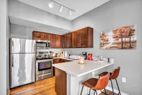 Flatiron Suite @ Downtown|Playhouse SQ|Pool+Gym - Image 2