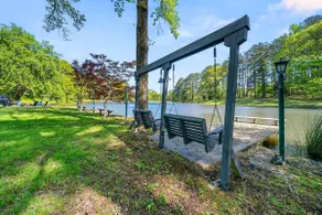 Lake View: Cozy 2 BR Cottage Close to Atlanta - Image 4