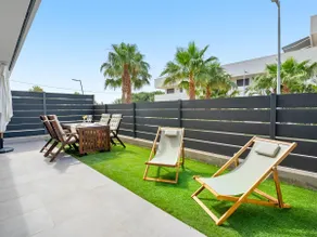 Ground floor with private garden 1min beach - Image 4