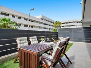Ground floor with private garden 1min beach - Image 5