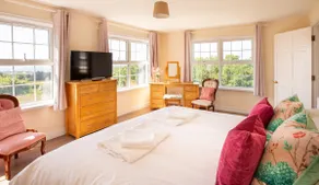 Friendly 6-BR Cottage | Cornish Beaches - Image 2