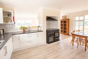 Friendly 6-BR Cottage | Cornish Beaches - Image 3