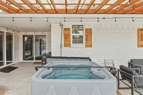 5 BR Relaxing Retreat with Pool Hot tub Fire Pit - Image 3