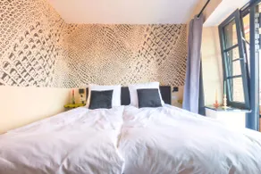 Designer Suite in Hotspot Location w/ Fast Wi-Fi - Image 5