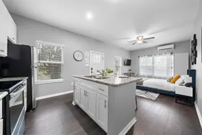 Modern Cozy Studio Nr Downtown | WiFi Workstation - Image 5