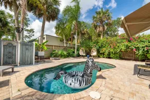 Sunshine Dip - Sleeps 8 Relaxing Pool WIFI - Image 4