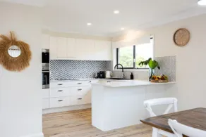 Coastal Villa Mollymook Beach - Image 2