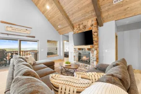 Amazing Lake View! No Stairs Cabin! Indoor Pool! - Image 2