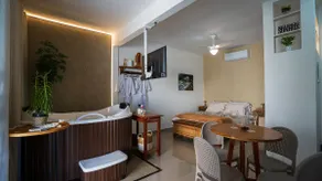 Romantic Loft Beach Access Air Conditioning - Image 5