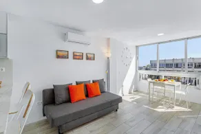 Newly Refurbished Beachfront - Image 3