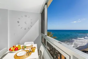 Newly Refurbished Beachfront - Image 4