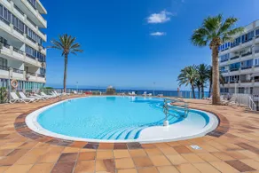 Newly Refurbished Beachfront - Image 2