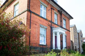Queen Margarets Lodge - Image 2