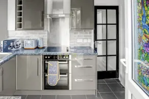 Ground Floor apartment with parking - Image 3