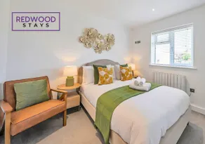 Modern Apartment | Free Parking | WiFi & Netflix - Image 2