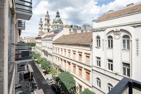 Ultra Central - Balcony - Basilica View - Image 2