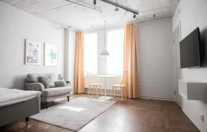 Smaller Pleasant Studio - Image 4