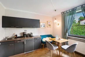 Large apartment with garden use - Image 4