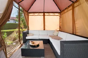Large apartment with garden use - Image 3