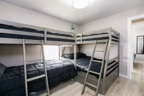 Cozy 2-Bedroom Home Near Notre Dame - Image 5