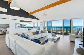 Seascape at Boomer 2 Ocean Rd Port Elliot - No Linen Included - Image 2