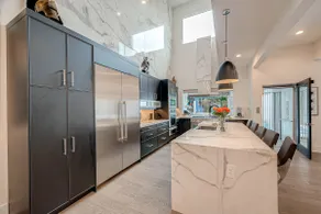 Montrose Lux Pool Villa Houston - Image 5