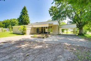 Expansive Family Home: 6 Mi to Dtwn Florence! - Image 3