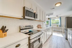 Chic Port Charlotte Home ~ 9 Mi to Englewood Beach - Image 2