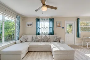 Chic Port Charlotte Home ~ 9 Mi to Englewood Beach - Image 5
