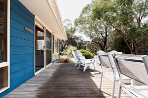 The Blue Bush Shack in Binalong Bay - Image 3