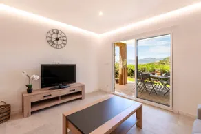Libertà - Air-conditioned portico apartment, close to the beach - Image 2