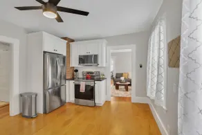 West Hartford Center- Charming New England Apt - Image 4