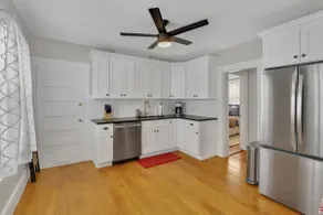 West Hartford Center- Charming New England Apt - Image 3
