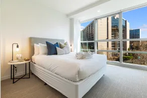 Modern Apartment & Parking - Central & Quite - Image 3