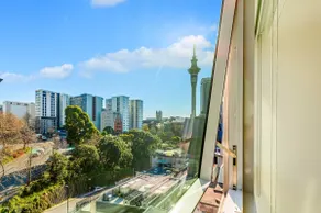 Modern Apartment & Parking - Central & Quite - Image 5