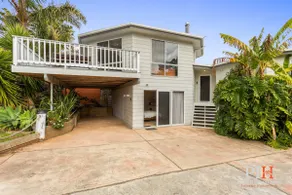 Charming Cowes Family Home - Steps to Beach - Image 3