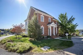 3br Townhouse near VT/Restaurants/Hiking Trails - Image 4