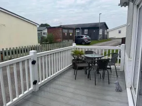 SeasideEscape-2Br-Sleeps4-Parking-PetsOK-Fireplace - Image 2