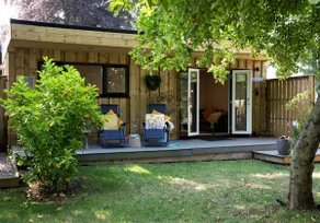 Luxury Chestnut Lodge with Hot Tub and Games Room - Image 5