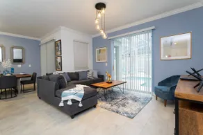 Appartement adapté aux familles avec internet haut débit, piscine et jardin | Vue lac - Image 3