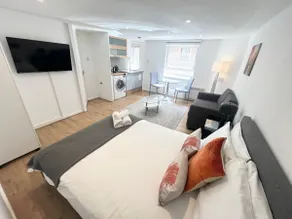 Central London Studio Apartment - Image 2