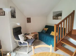Charming duplex with 2 balconies and view - Image 2