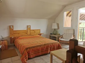 Charming duplex with 2 balconies and view - Image 4